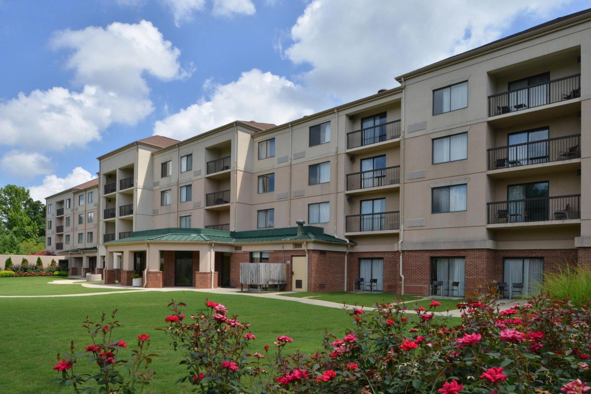 Courtyard By Marriott Decatur Hotel Exterior foto